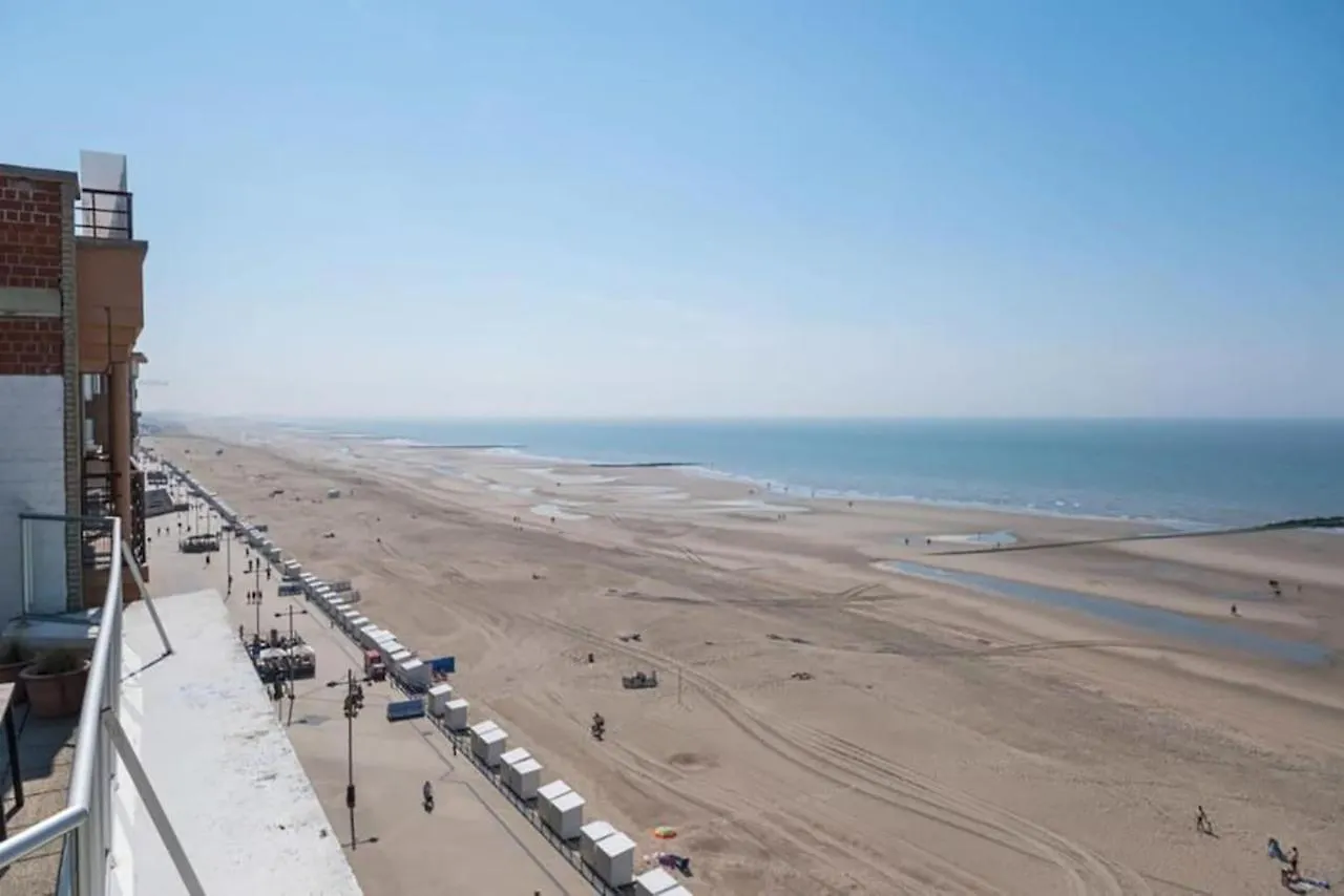 Fraval - Beachfront Apartment With Sea Views In Middelkerke