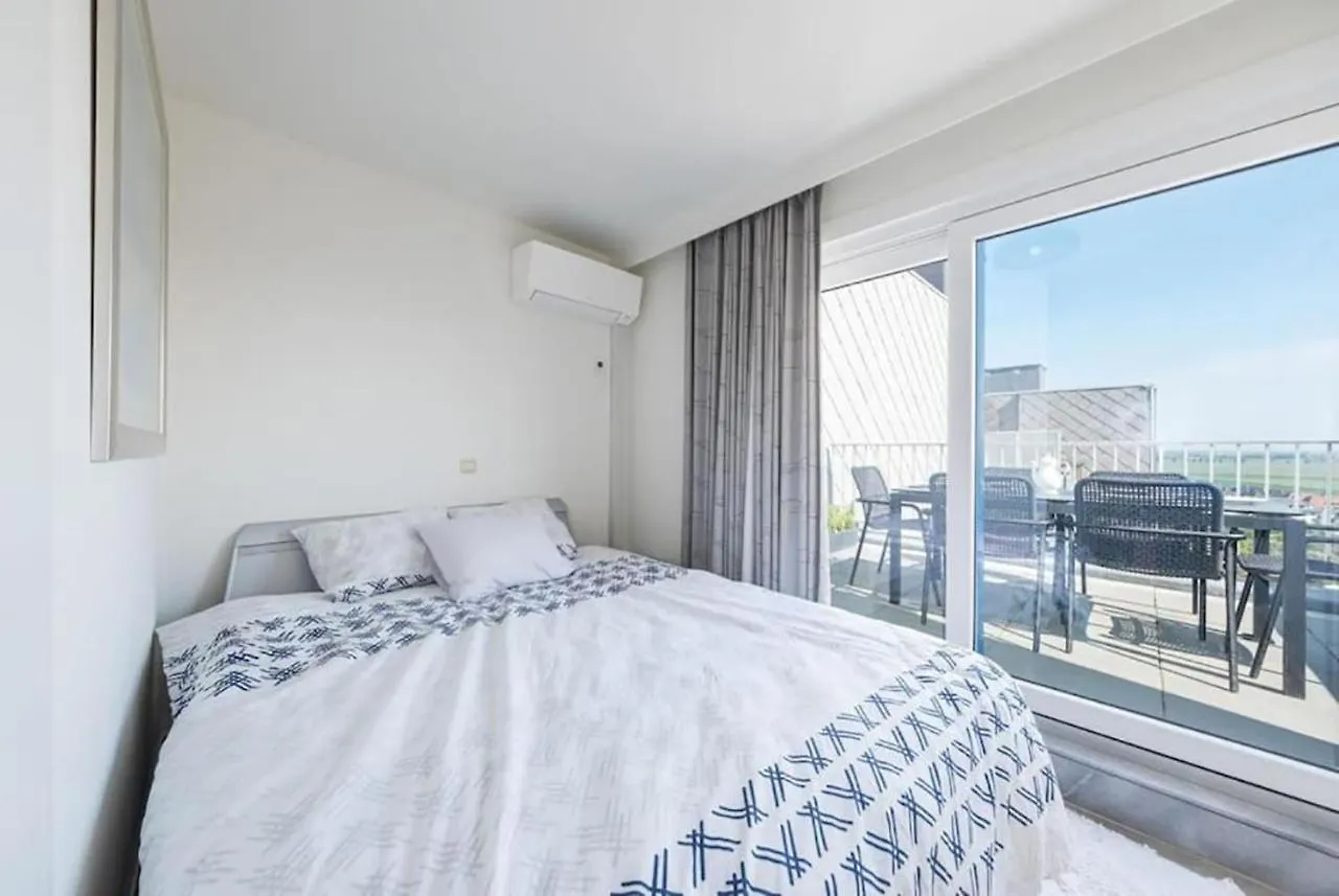 Fraval - Beachfront Apartment With Sea Views In Middelkerke