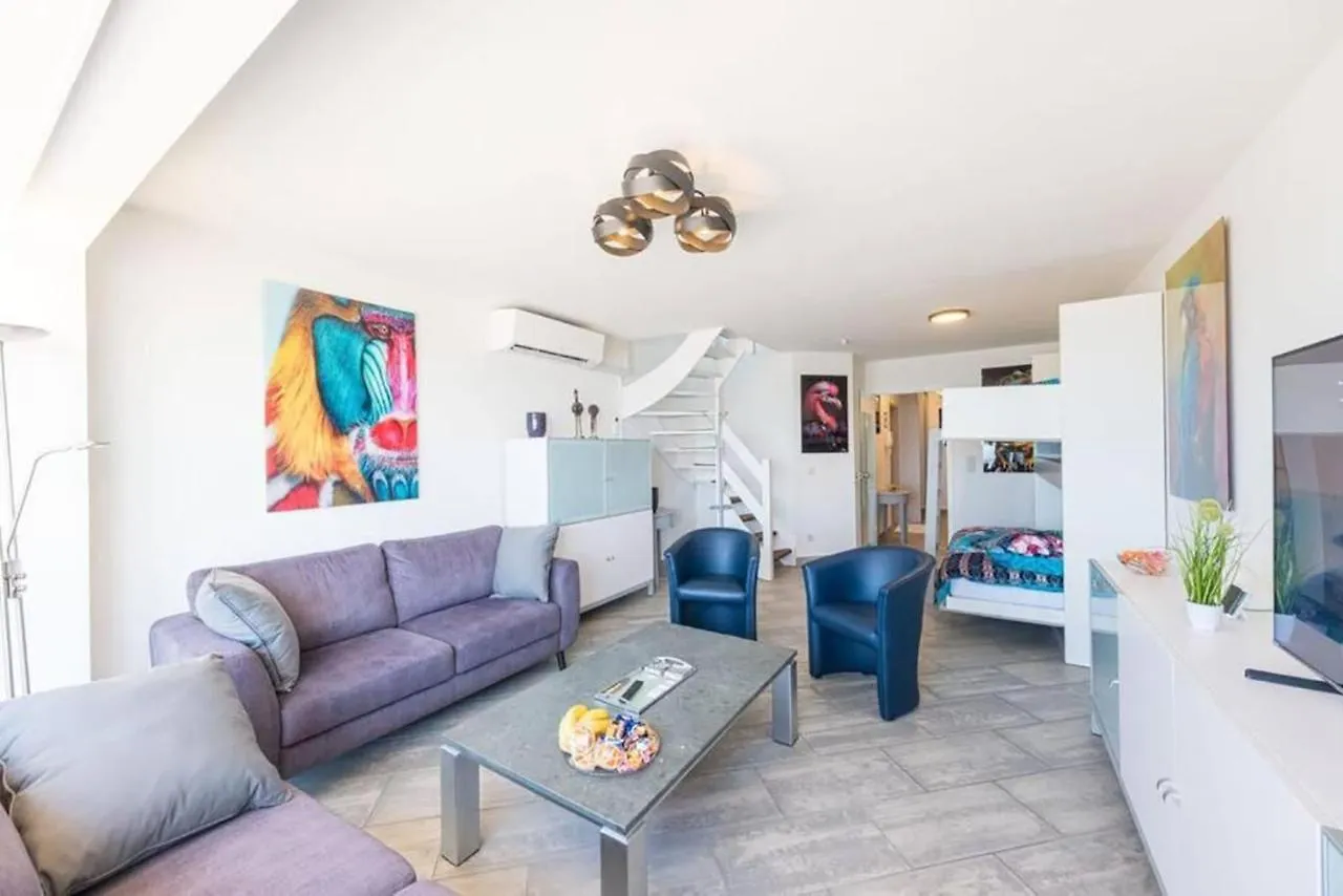 Fraval - Beachfront Apartment With Sea Views In Middelkerke