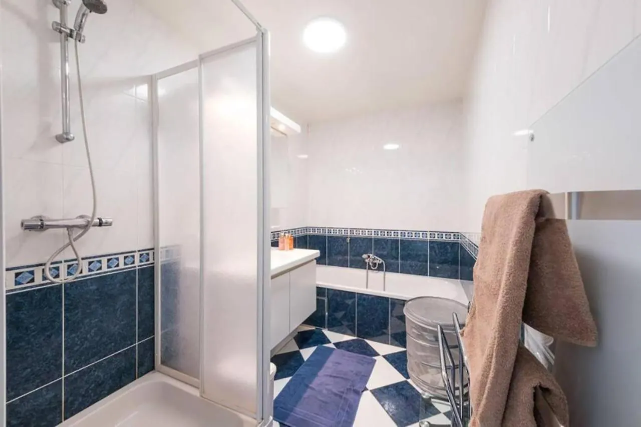 Fraval - Beachfront Apartment With Sea Views In Middelkerke